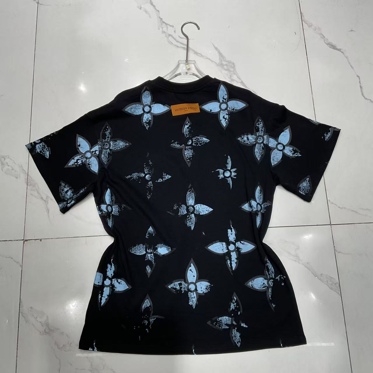 LV 四つ葉のクローバーTシャツ【50％割引+送料無料】