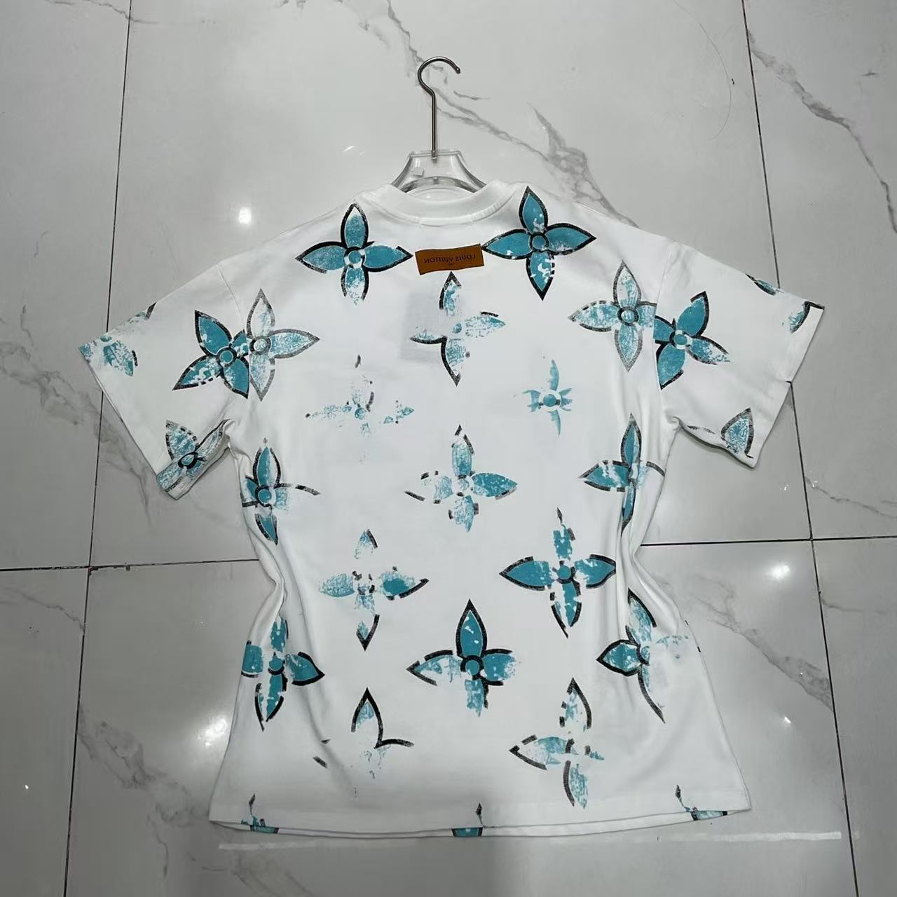 LV 四つ葉のクローバーTシャツ【50％割引+送料無料】