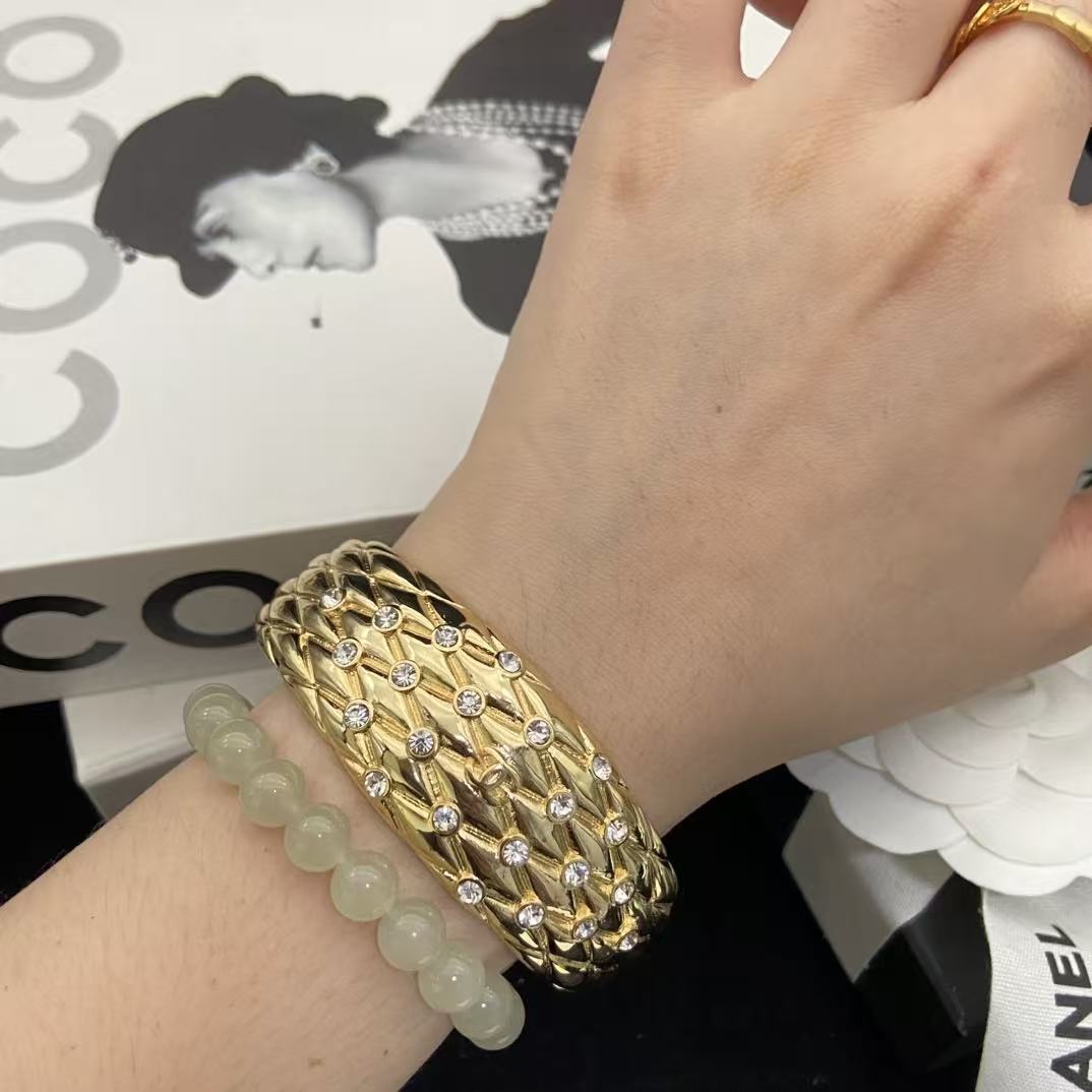 CHANE1ダブルC キルティング・ダイヤモンド・ブレスレット【50％割引+送料無料】