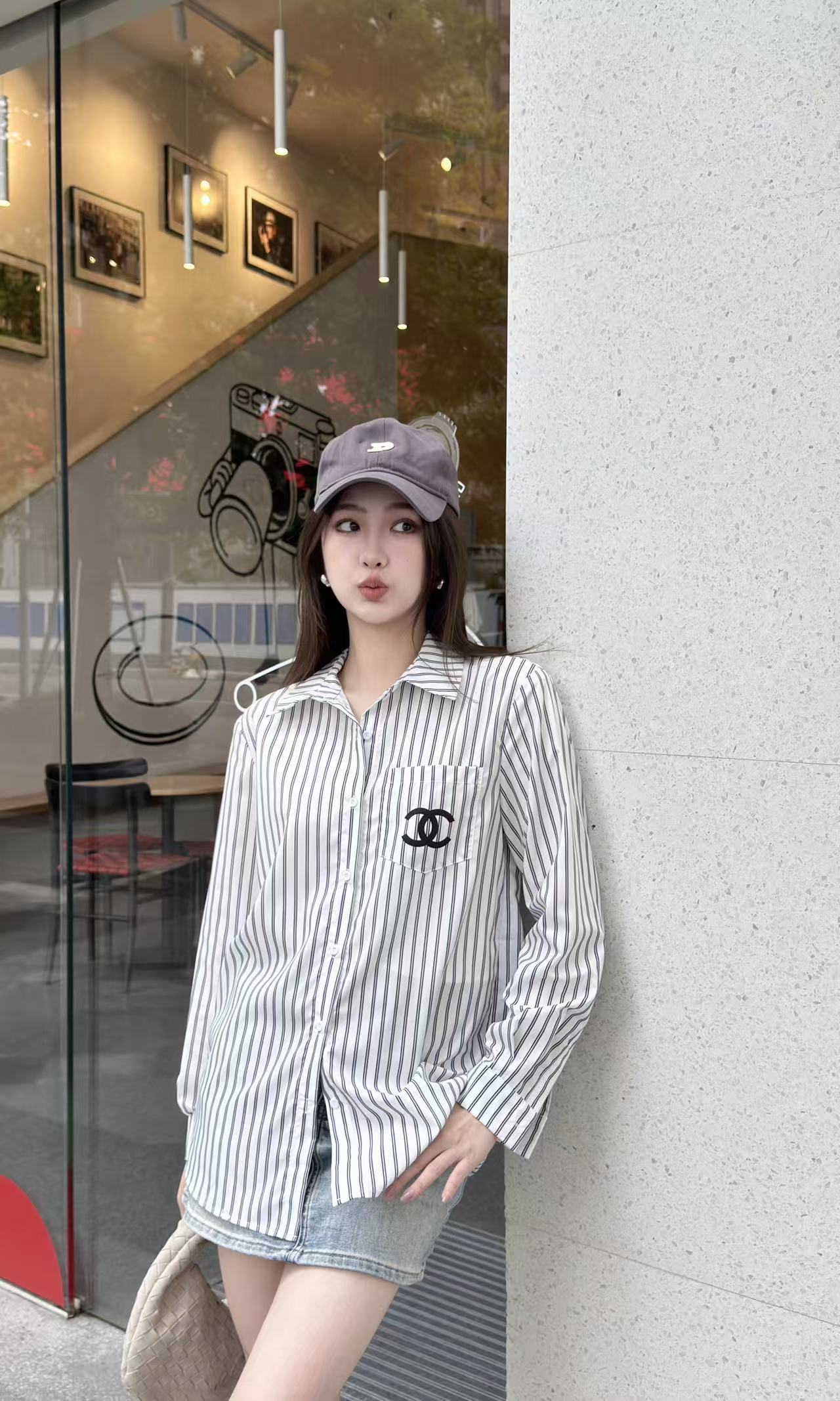 CHANE1 ポケット刺繍入りダブルCストライプシャツ【50％割引+送料無料】