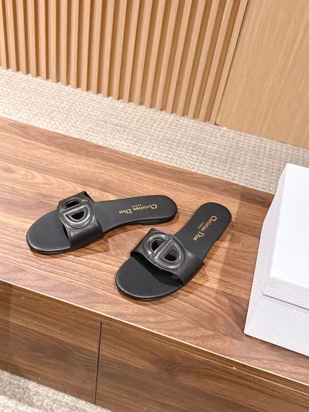 DIOR 上質なCDカーフスキン・スライド【50％割引+送料無料】