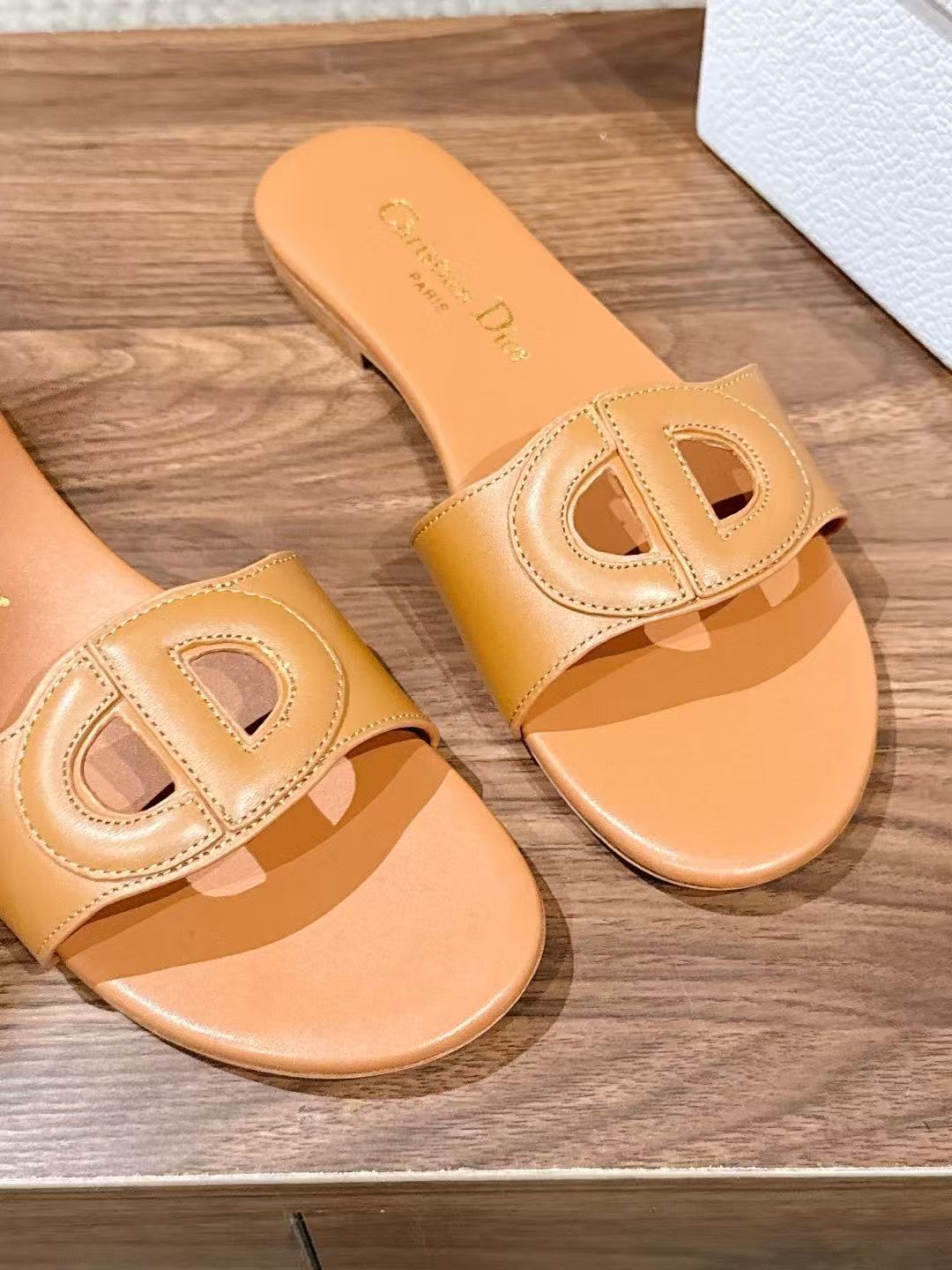 DIOR 上質なCDカーフスキン・スライド【50％割引+送料無料】