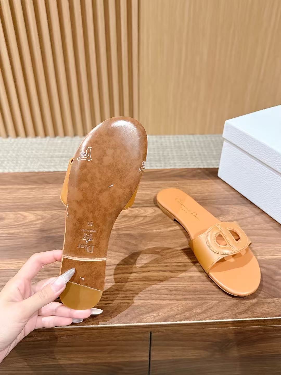 DIOR 上質なCDカーフスキン・スライド【50％割引+送料無料】
