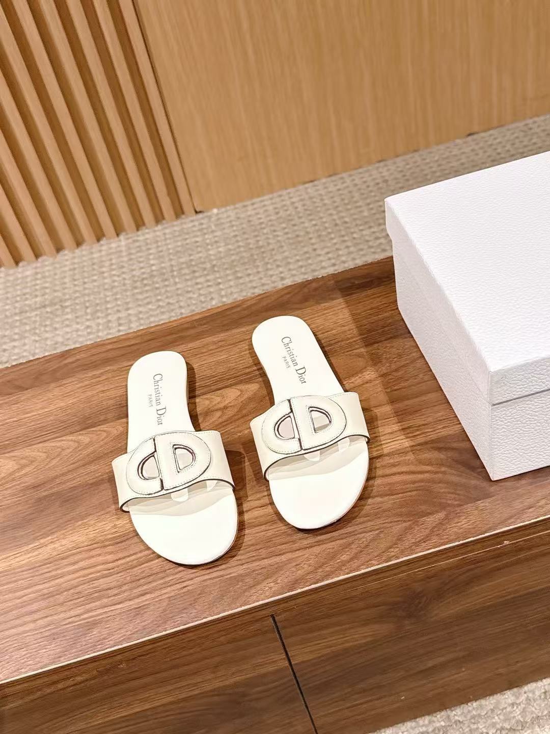 DIOR 上質なCDカーフスキン・スライド【50％割引+送料無料】