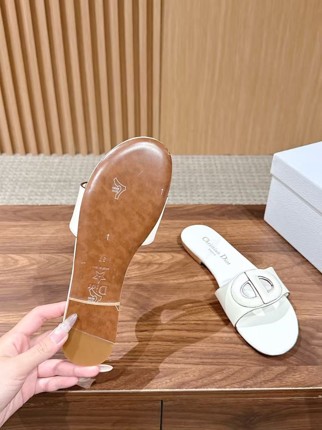 DIOR 上質なCDカーフスキン・スライド【50％割引+送料無料】