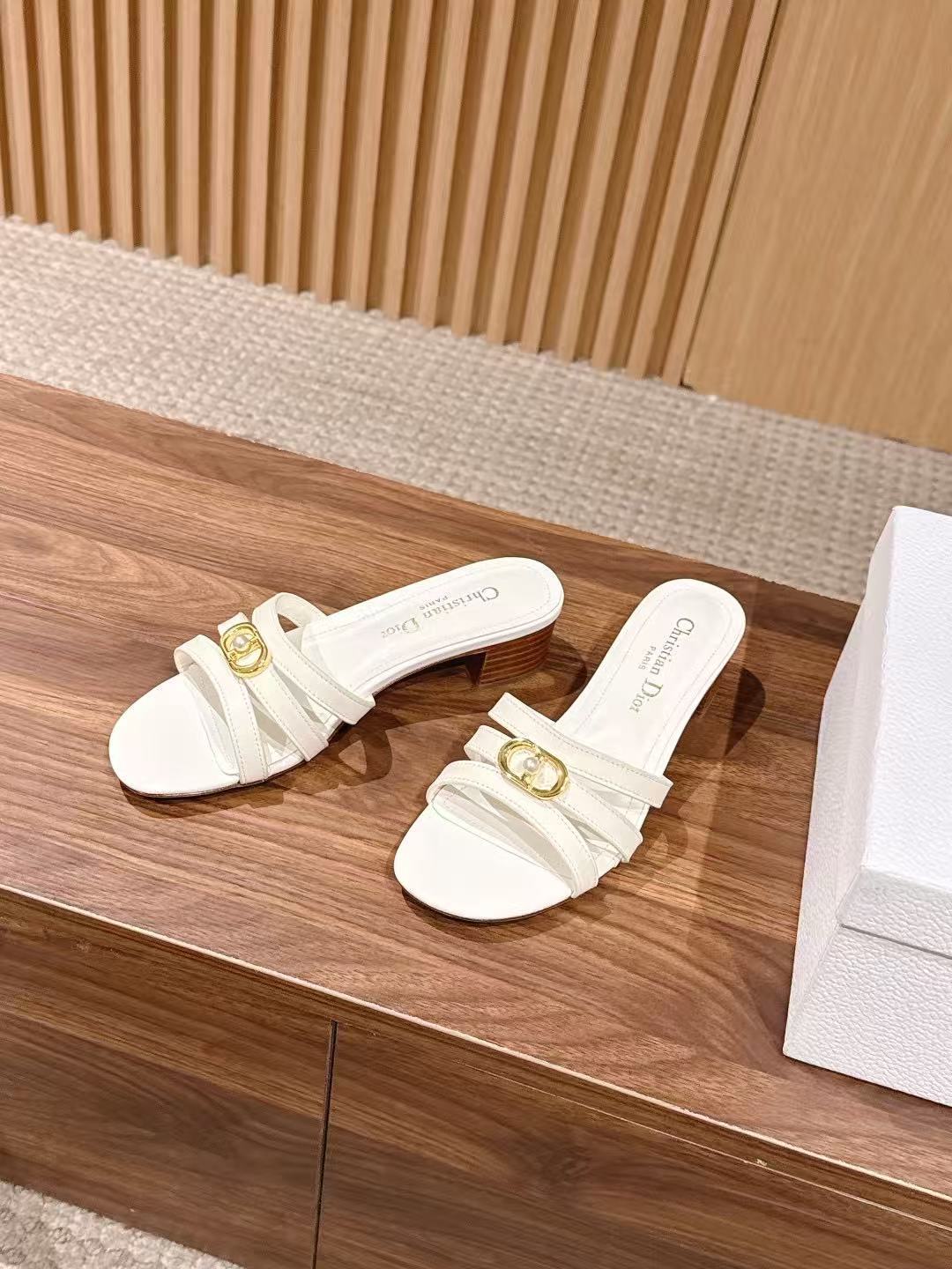 DIOR 上質CDロゴ ローヒール・スライドサンダル【50％割引+送料無料】