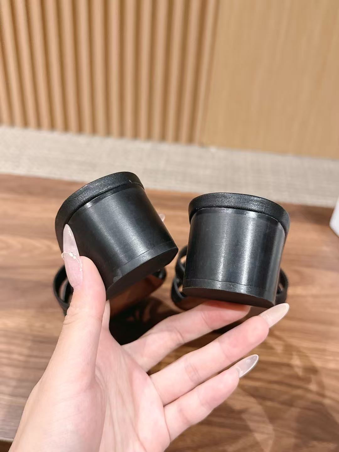 DIOR 上質CDロゴ ローヒール・スライドサンダル【50％割引+送料無料】