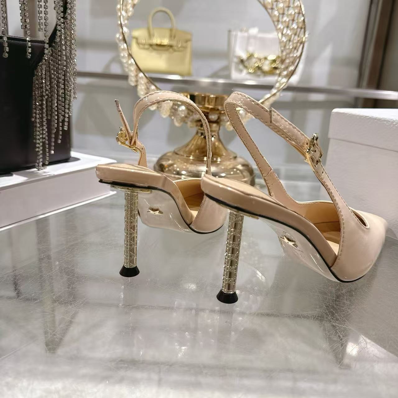 DIOR 上質なポインテッドトゥ・ハイヒール【50％割引+送料無料】