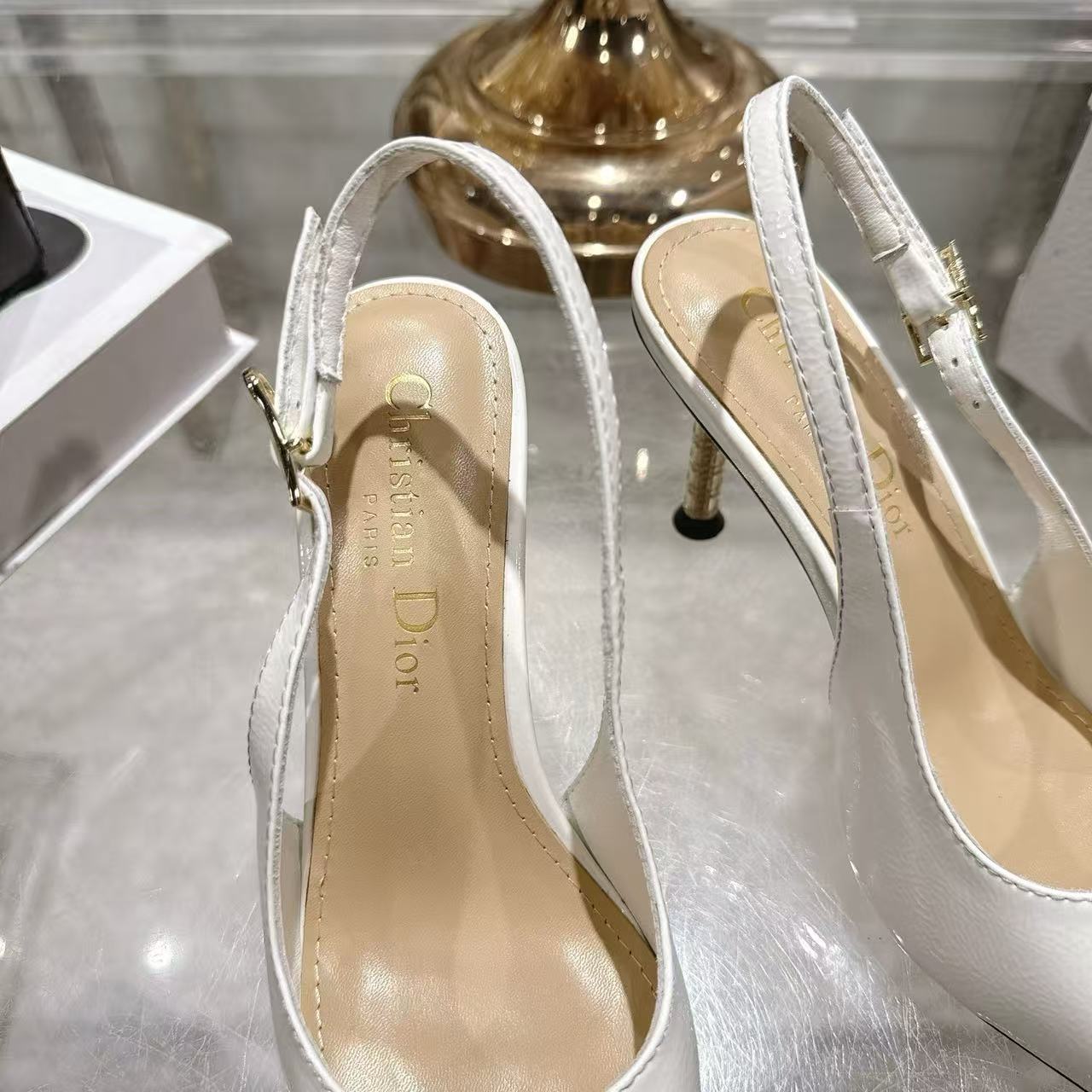 DIOR 上質なポインテッドトゥ・ハイヒール【50％割引+送料無料】