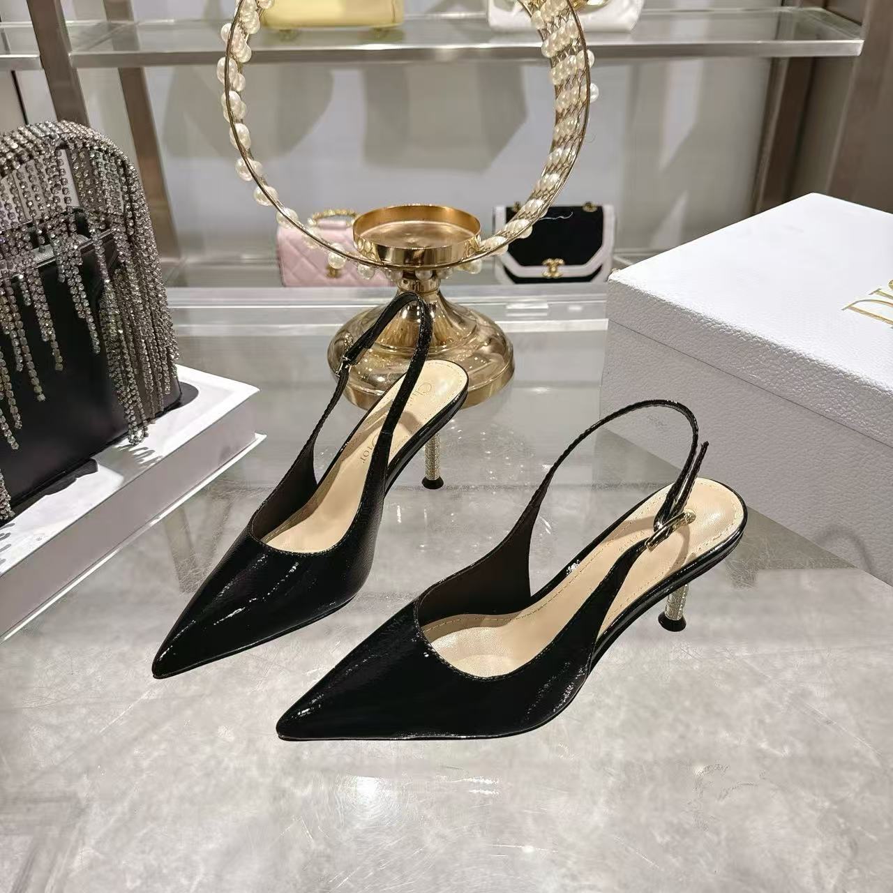 DIOR 上質なポインテッドトゥ・ハイヒール【50％割引+送料無料】