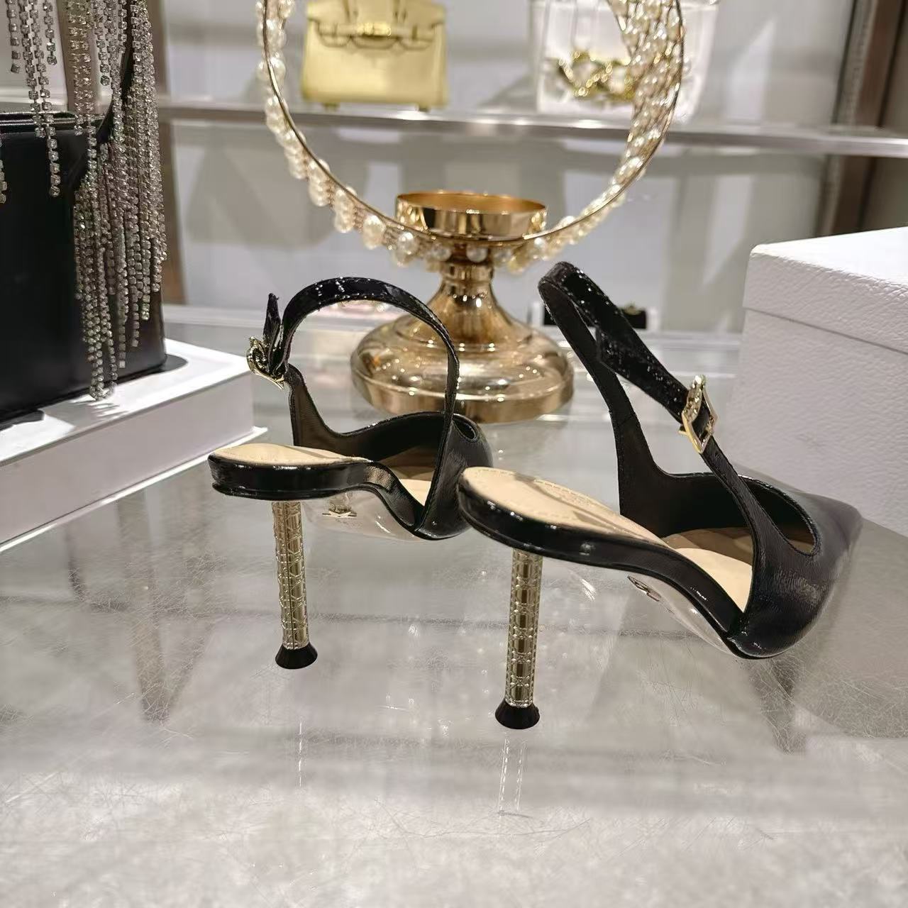 DIOR 上質なポインテッドトゥ・ハイヒール【50％割引+送料無料】