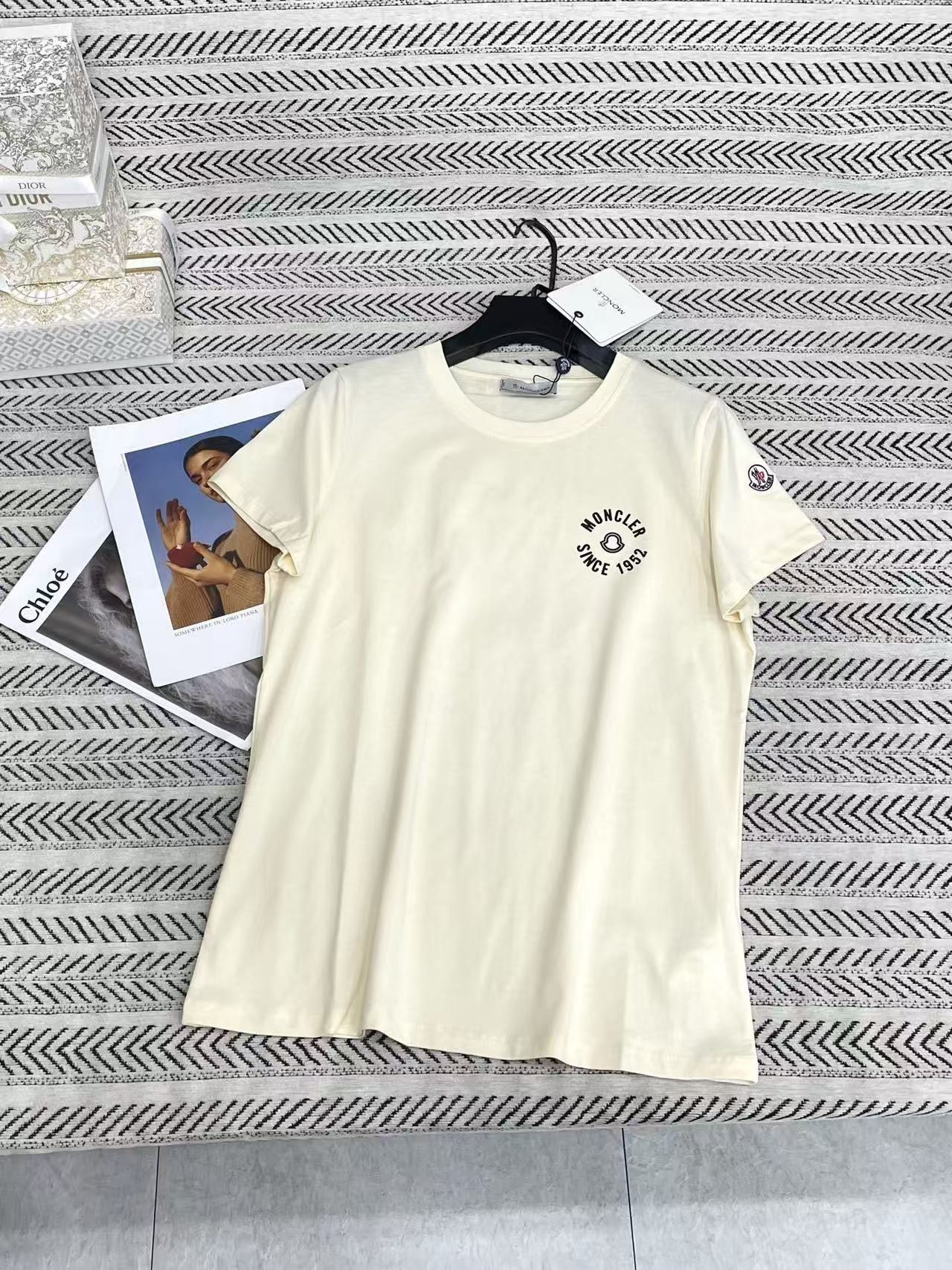 MONCLERシンプルな刺繍文字Tシャツ【50％割引+送料無料】