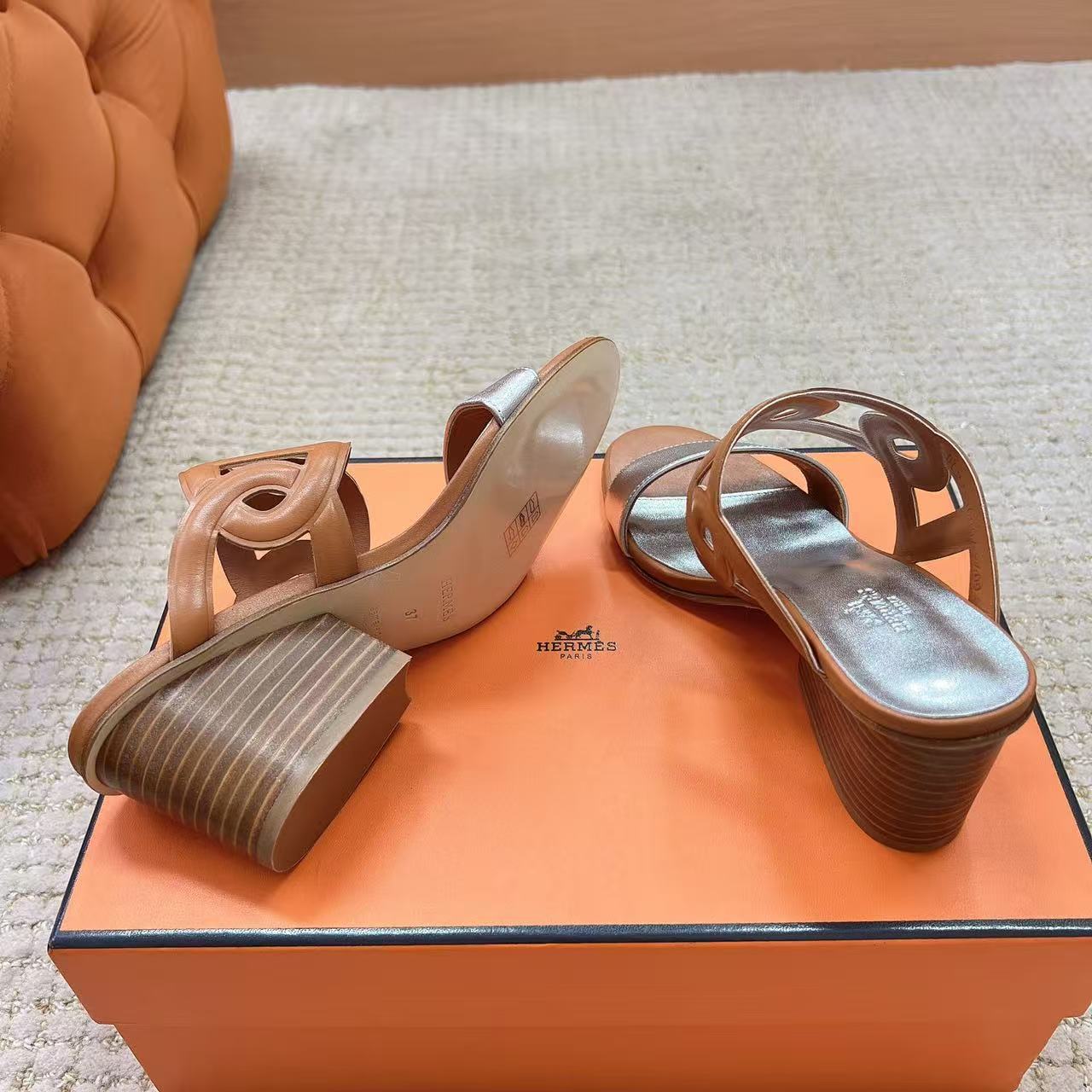 HERME5 上質カーフスキン ローヒールシューズ【50％割引+送料無料】