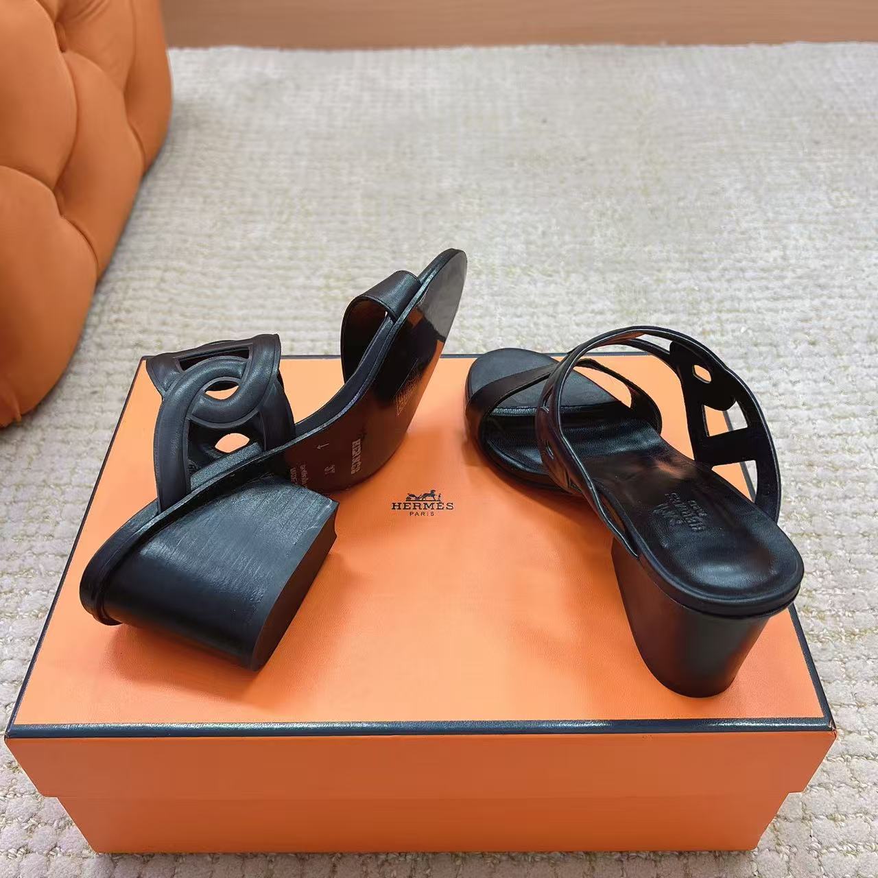 HERME5 上質カーフスキン ローヒールシューズ【50％割引+送料無料】