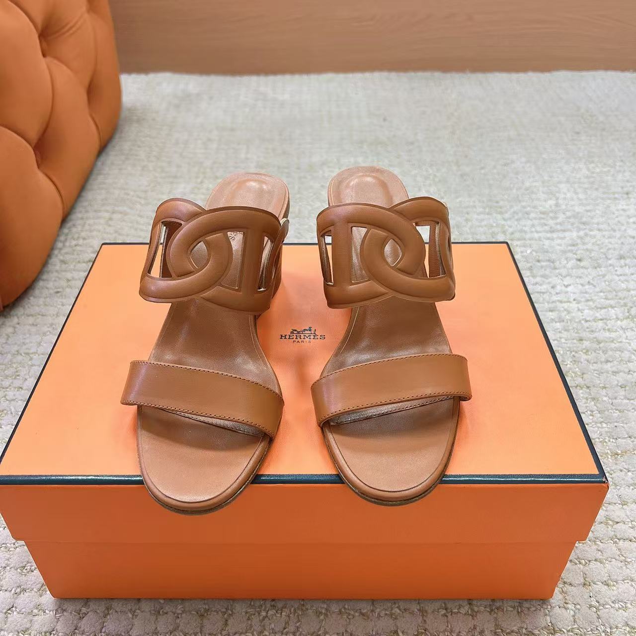 HERME5 上質カーフスキン ローヒールシューズ【50％割引+送料無料】