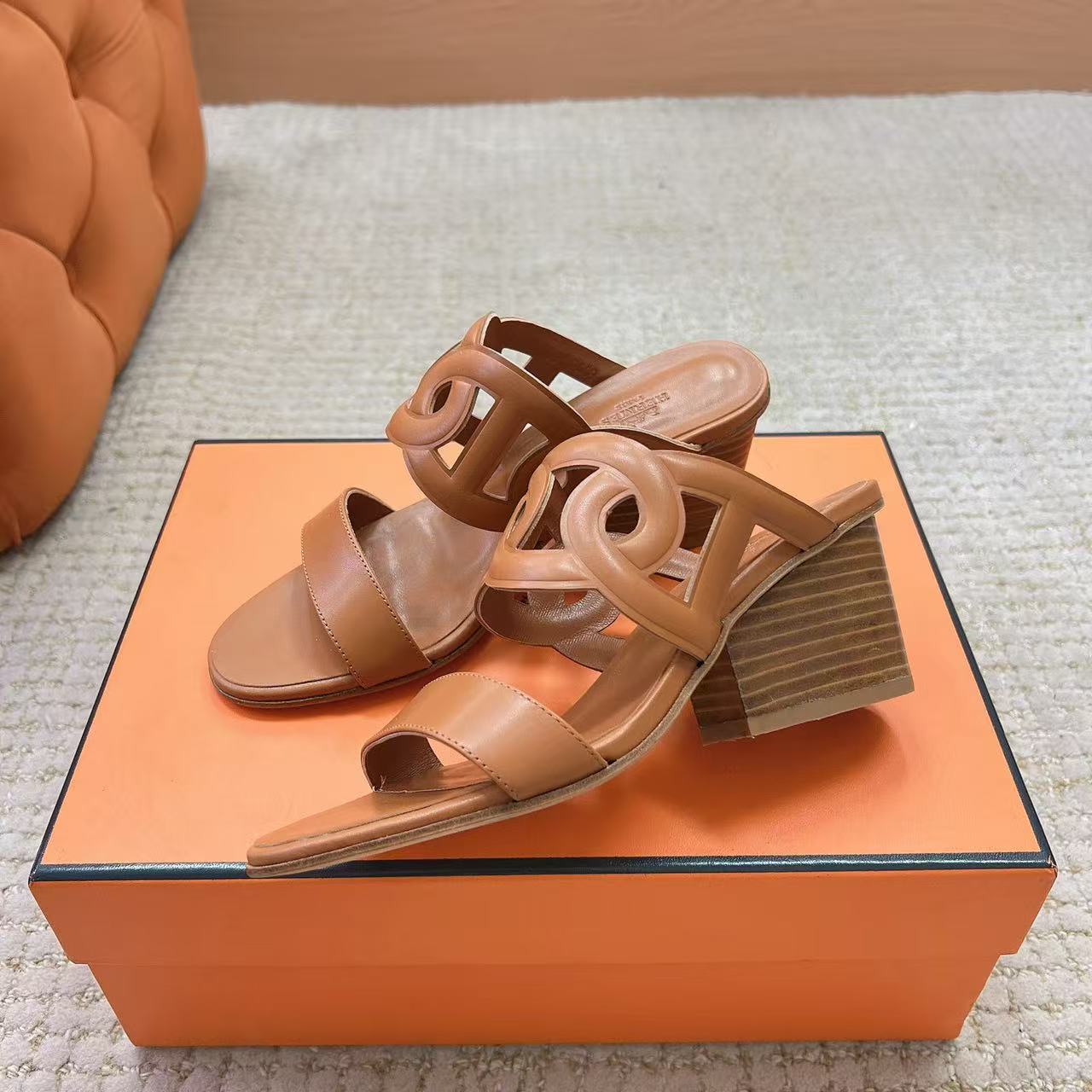 HERME5 上質カーフスキン ローヒールシューズ【50％割引+送料無料】