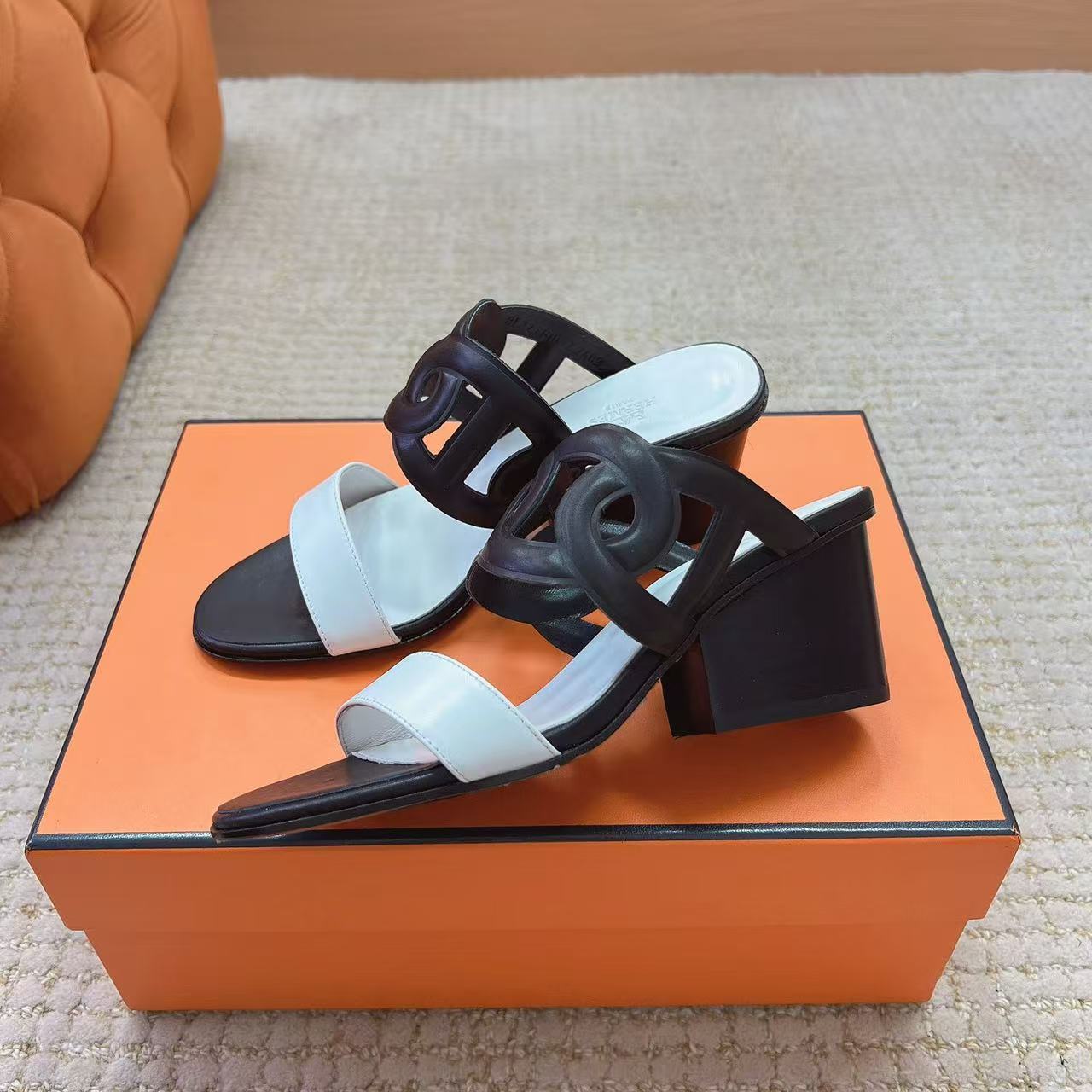 HERME5 上質カーフスキン ローヒールシューズ【50％割引+送料無料】