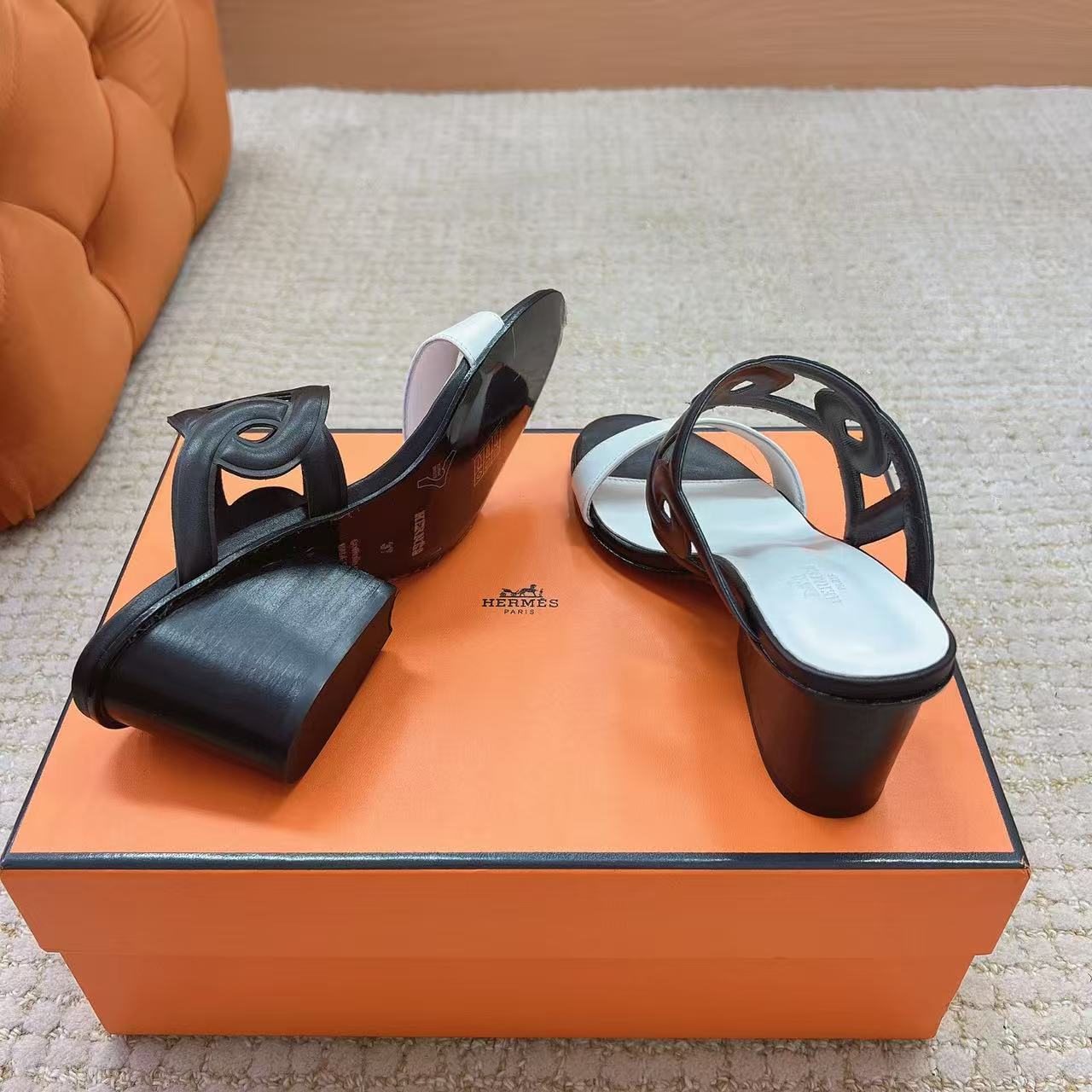 HERME5 上質カーフスキン ローヒールシューズ【50％割引+送料無料】