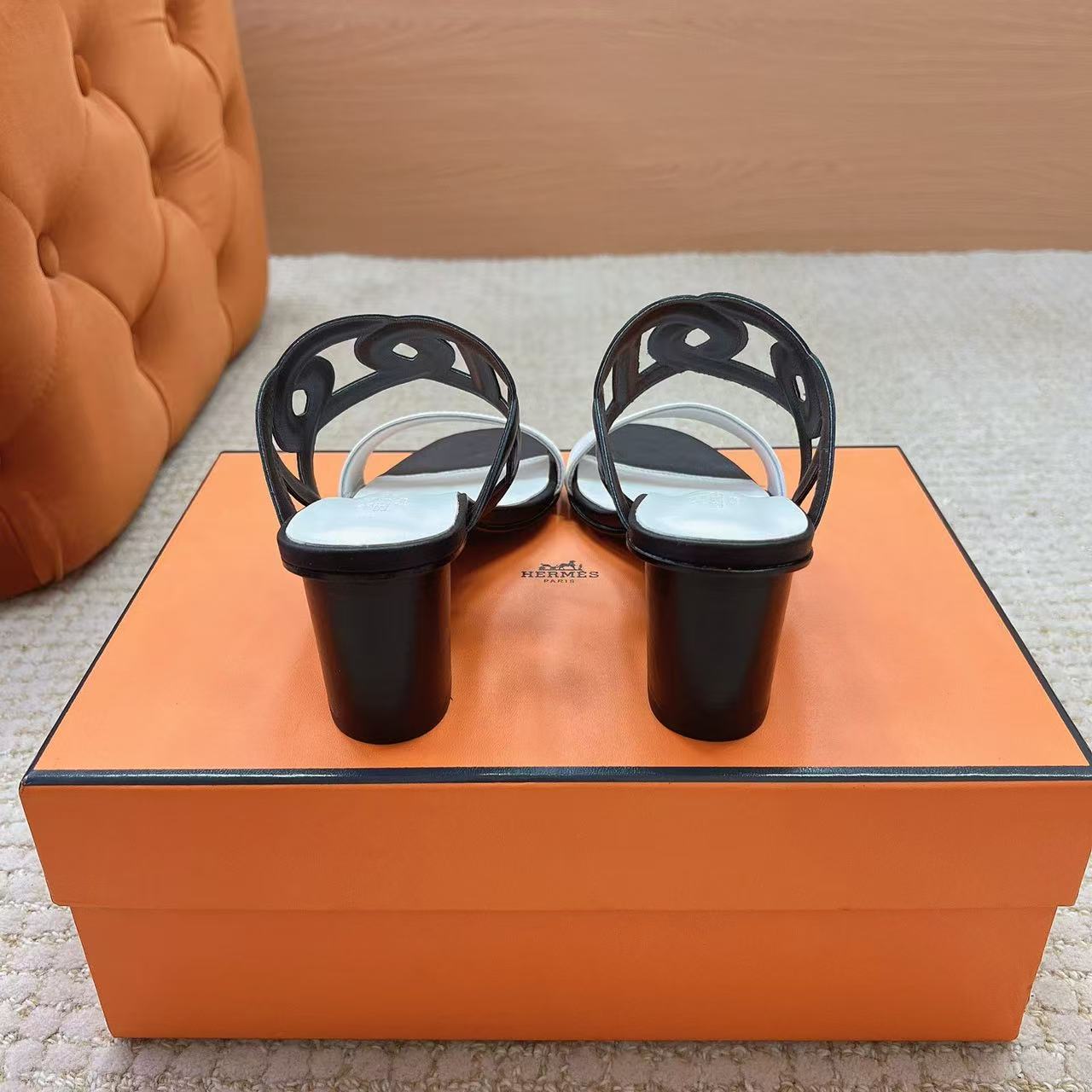 HERME5 上質カーフスキン ローヒールシューズ【50％割引+送料無料】