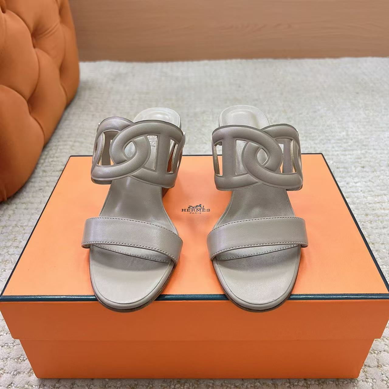 HERME5 上質カーフスキン ローヒールシューズ【50％割引+送料無料】