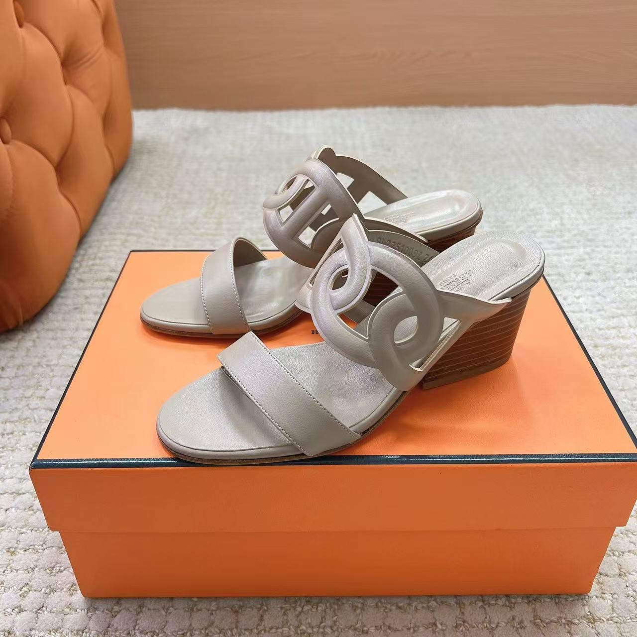 HERME5 上質カーフスキン ローヒールシューズ【50％割引+送料無料】