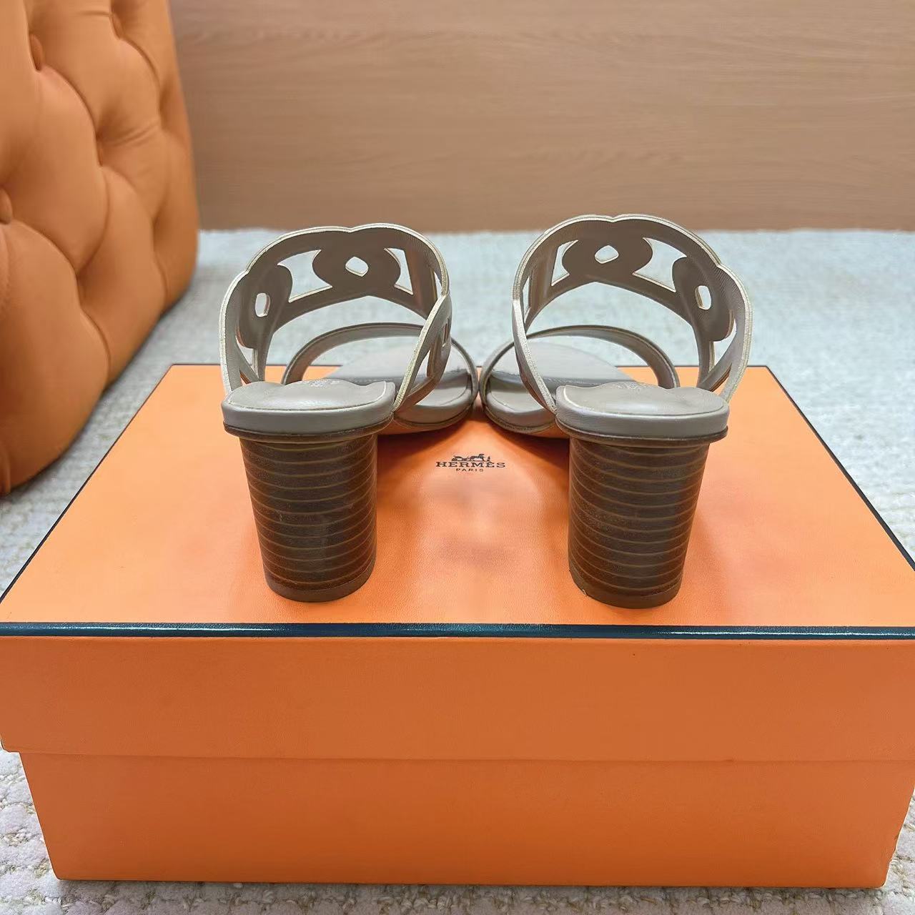 HERME5 上質カーフスキン ローヒールシューズ【50％割引+送料無料】
