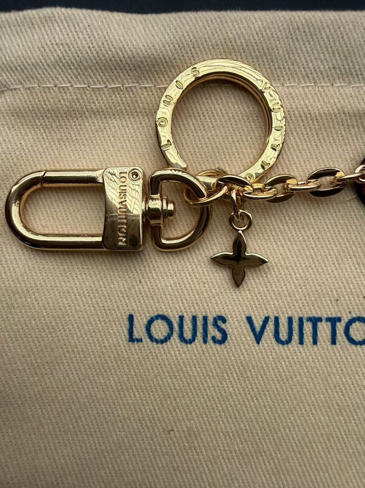 LV 四つ葉のクローバー キーホルダー【50％割引+送料無料】