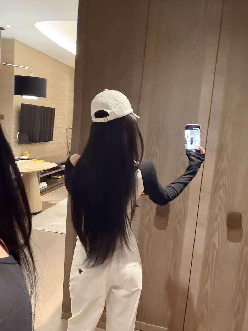 DI0R刺繍入りレタージーンズ【50％割引+送料無料】