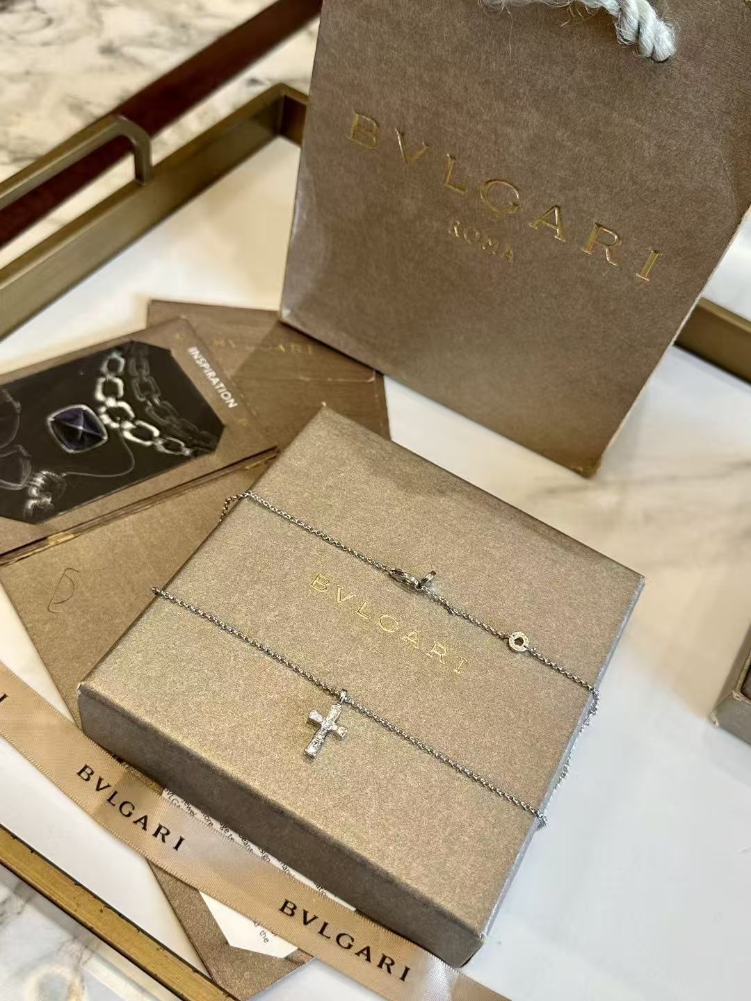 BVLGAR1十字架型のダイヤモンドネックレス【50％割引+送料無料】