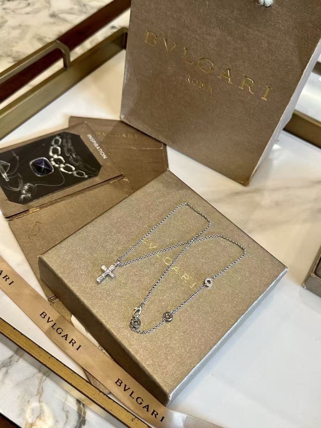 BVLGAR1十字架型のダイヤモンドネックレス【50％割引+送料無料】