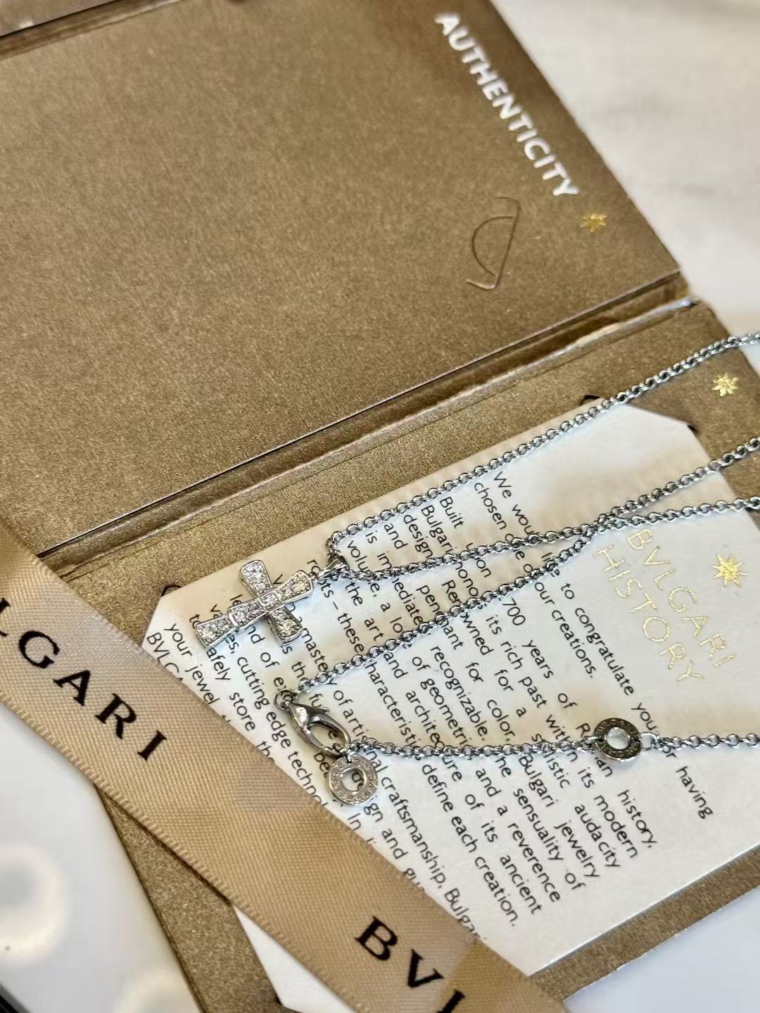 BVLGAR1十字架型のダイヤモンドネックレス【50％割引+送料無料】