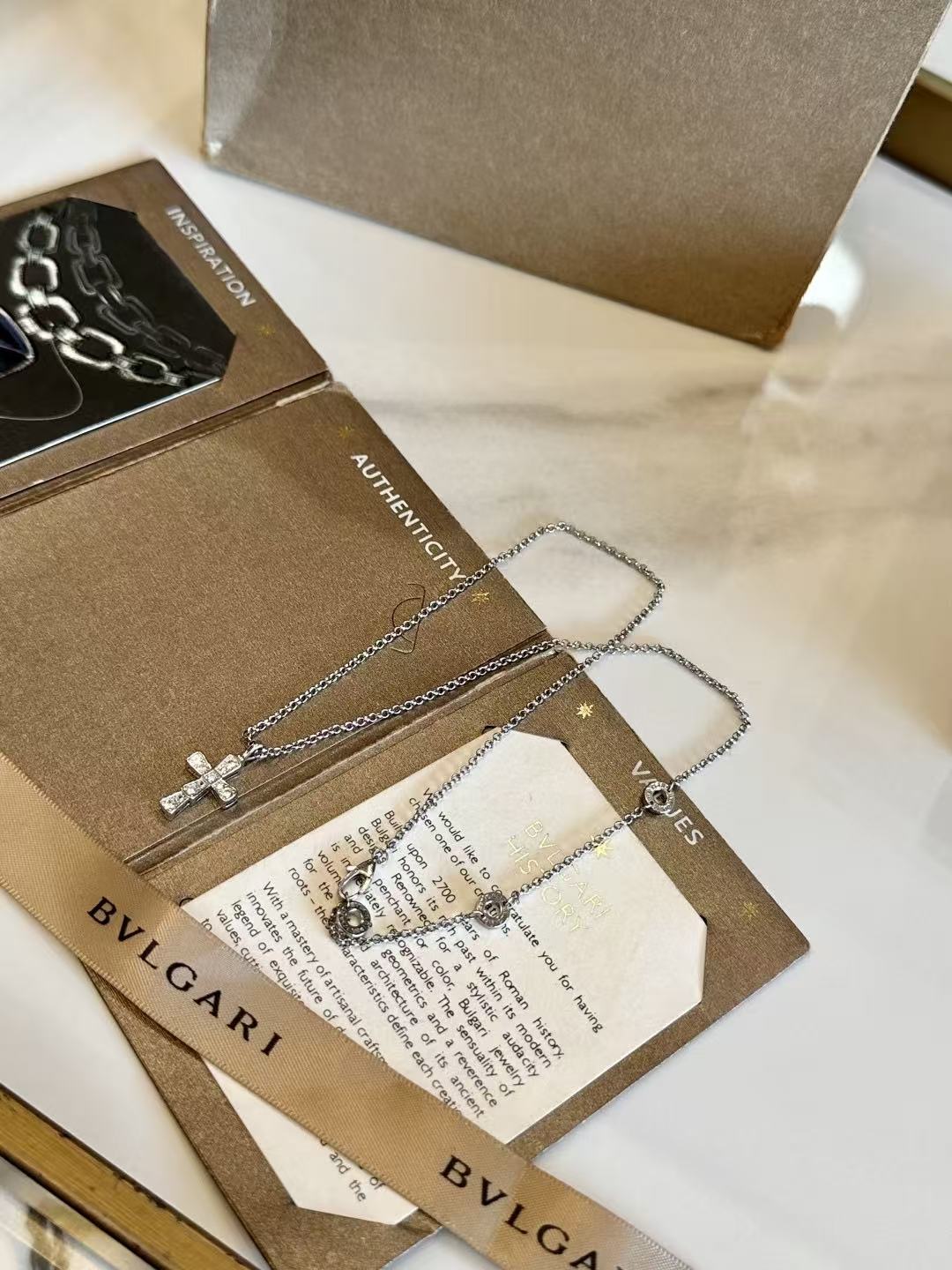 BVLGAR1十字架型のダイヤモンドネックレス【50％割引+送料無料】