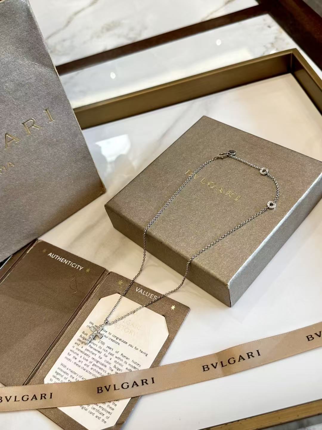 BVLGAR1十字架型のダイヤモンドネックレス【50％割引+送料無料】