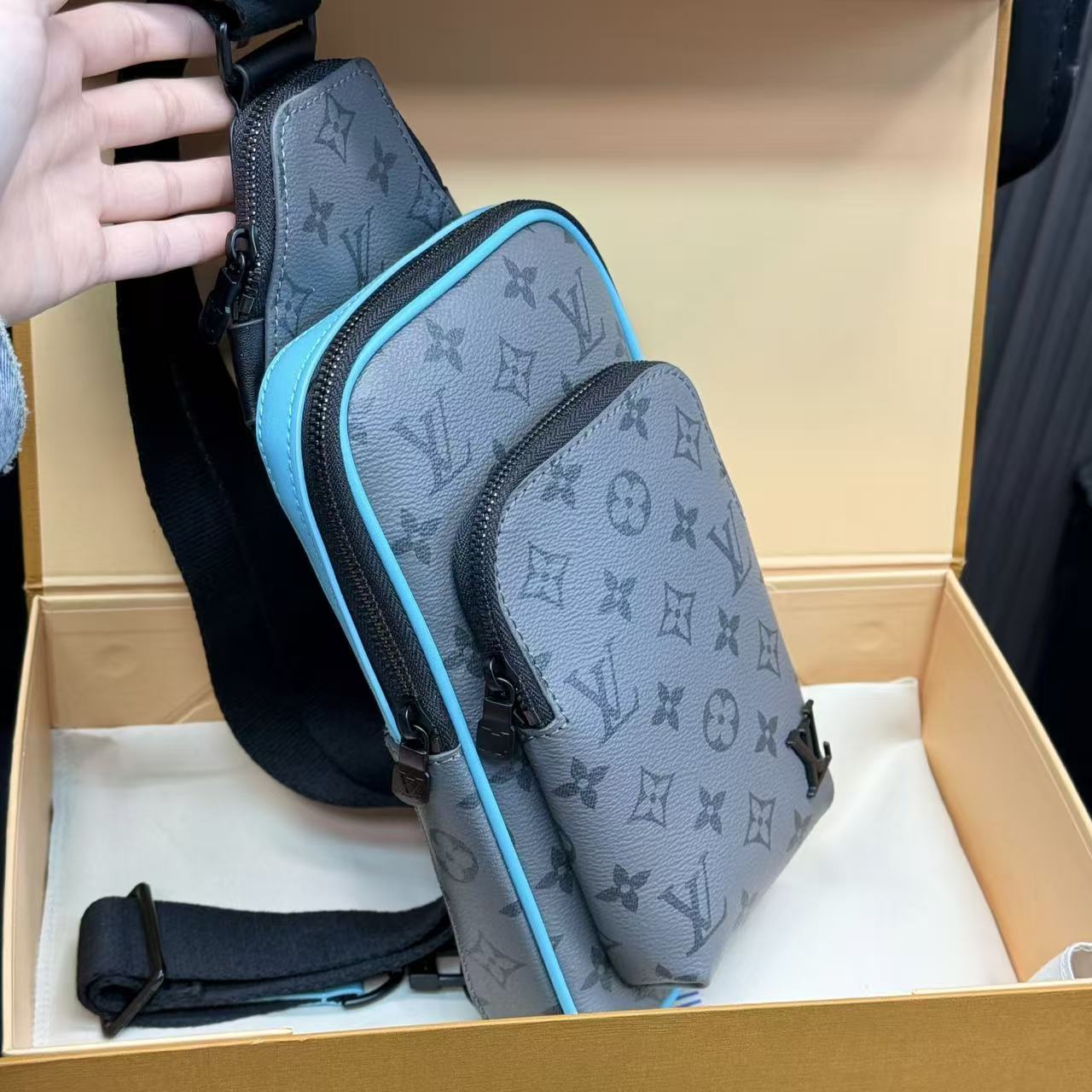 LVメンズチェストバッグ【50％割引+送料無料】