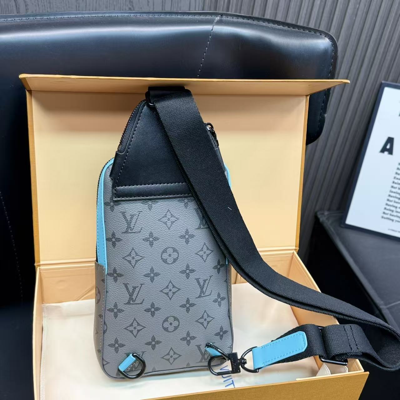 LVメンズチェストバッグ【50％割引+送料無料】