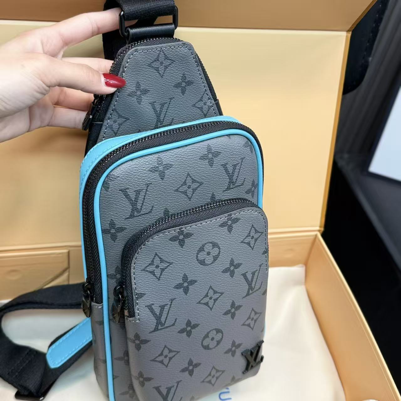 LVメンズチェストバッグ【50％割引+送料無料】