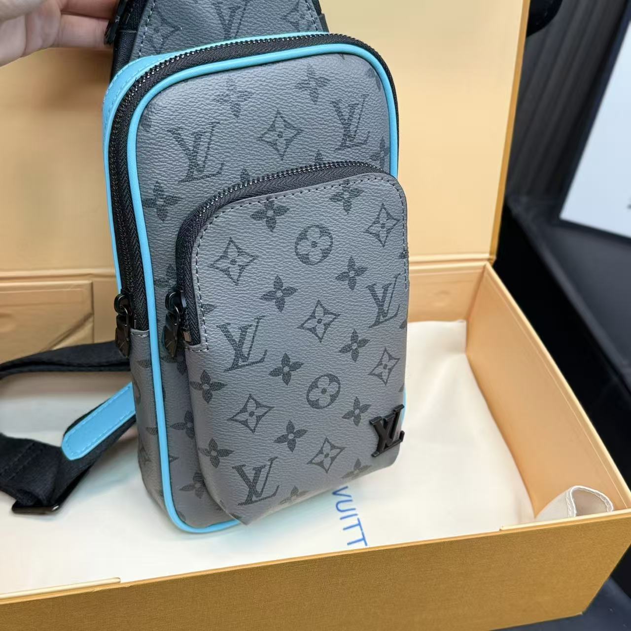 LVメンズチェストバッグ【50％割引+送料無料】