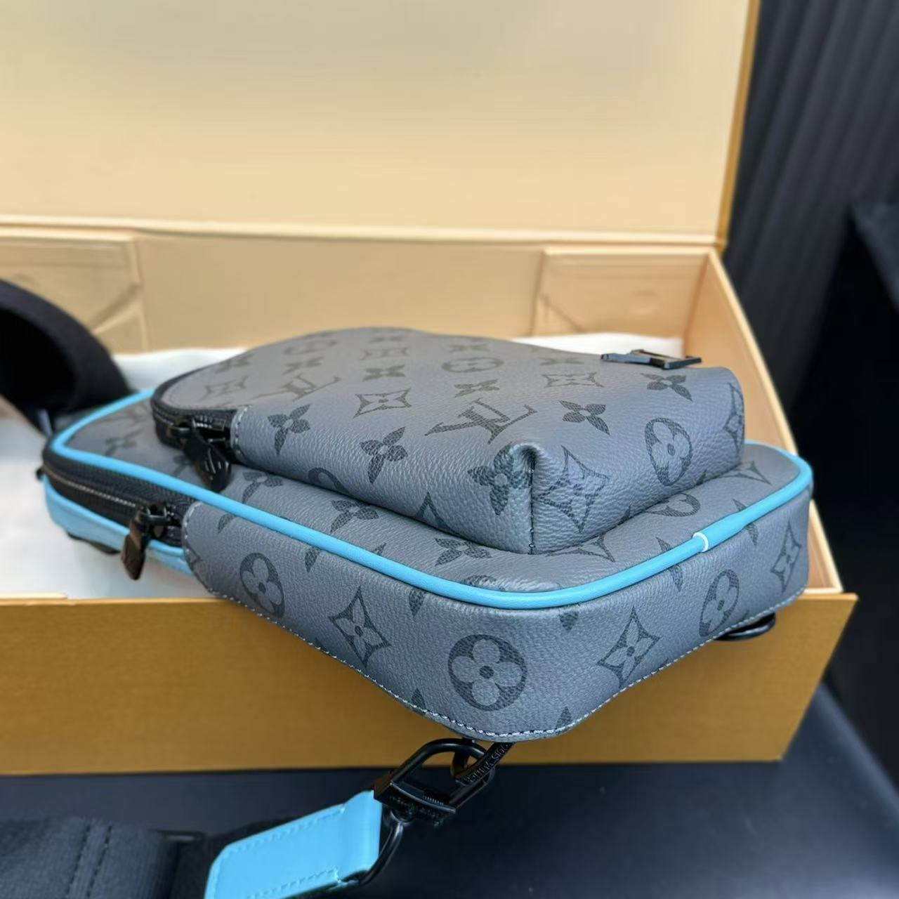 LVメンズチェストバッグ【50％割引+送料無料】