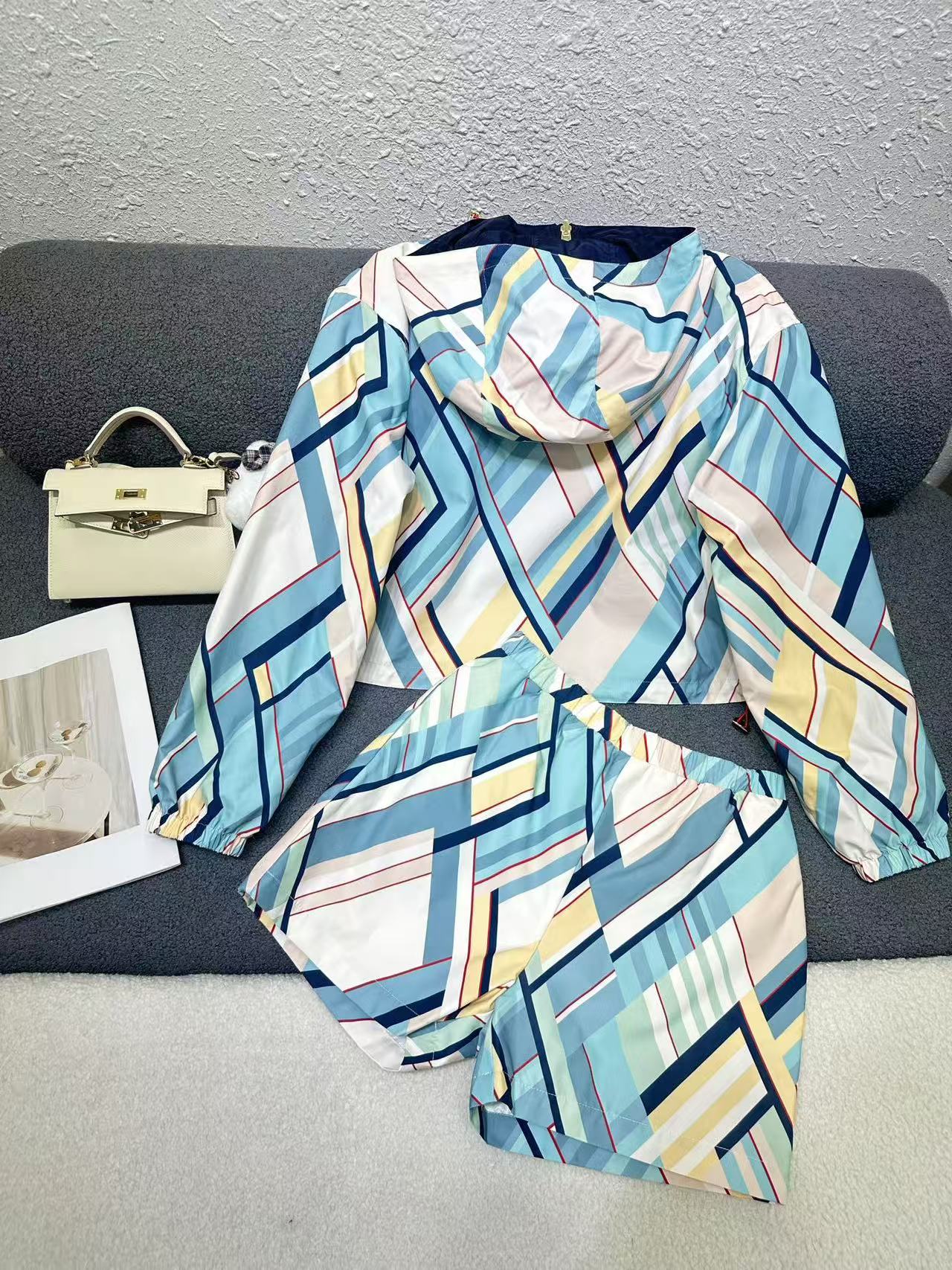 FEND1 高品質プリントリバーシブルジャケット＋ショーツ【50％割引+送料無料】