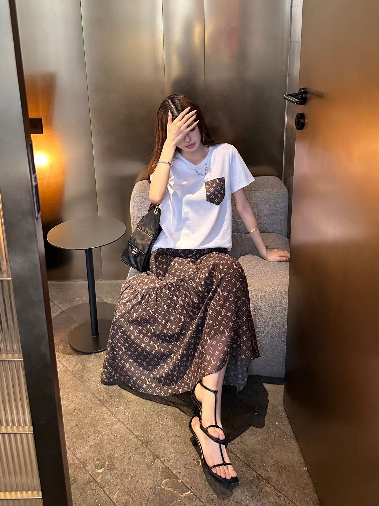 LV 高品質 ポケットTシャツ＆スカート 2点セット【50％割引+送料無料】