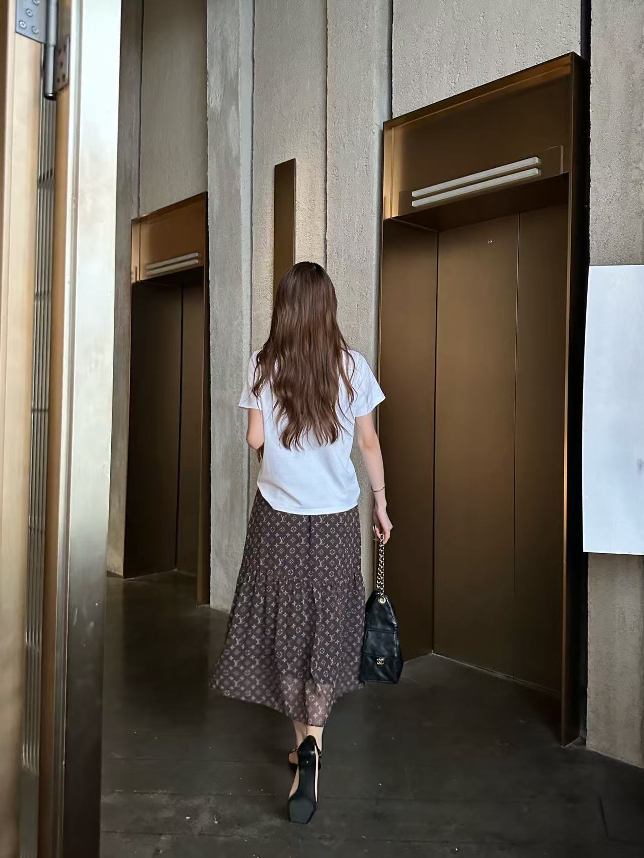 LV 高品質 ポケットTシャツ＆スカート 2点セット【50％割引+送料無料】