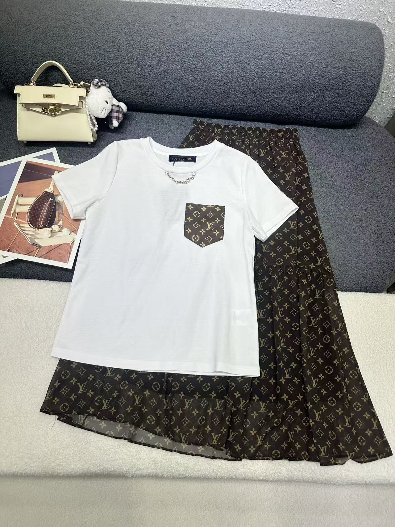 LV 高品質 ポケットTシャツ＆スカート 2点セット【50％割引+送料無料】