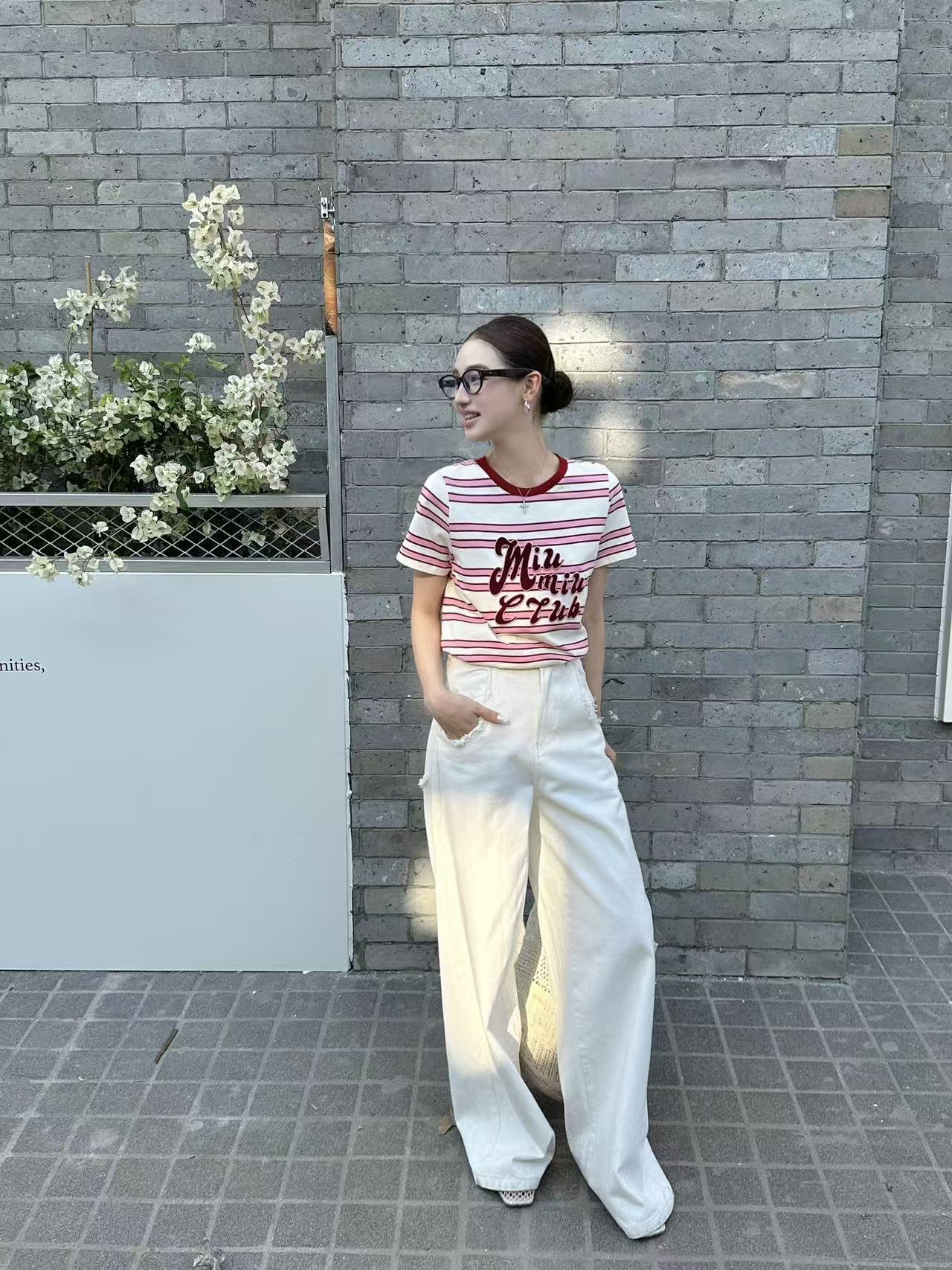 M1UM1U ストライプ柄レターTシャツ【50％割引+送料無料】