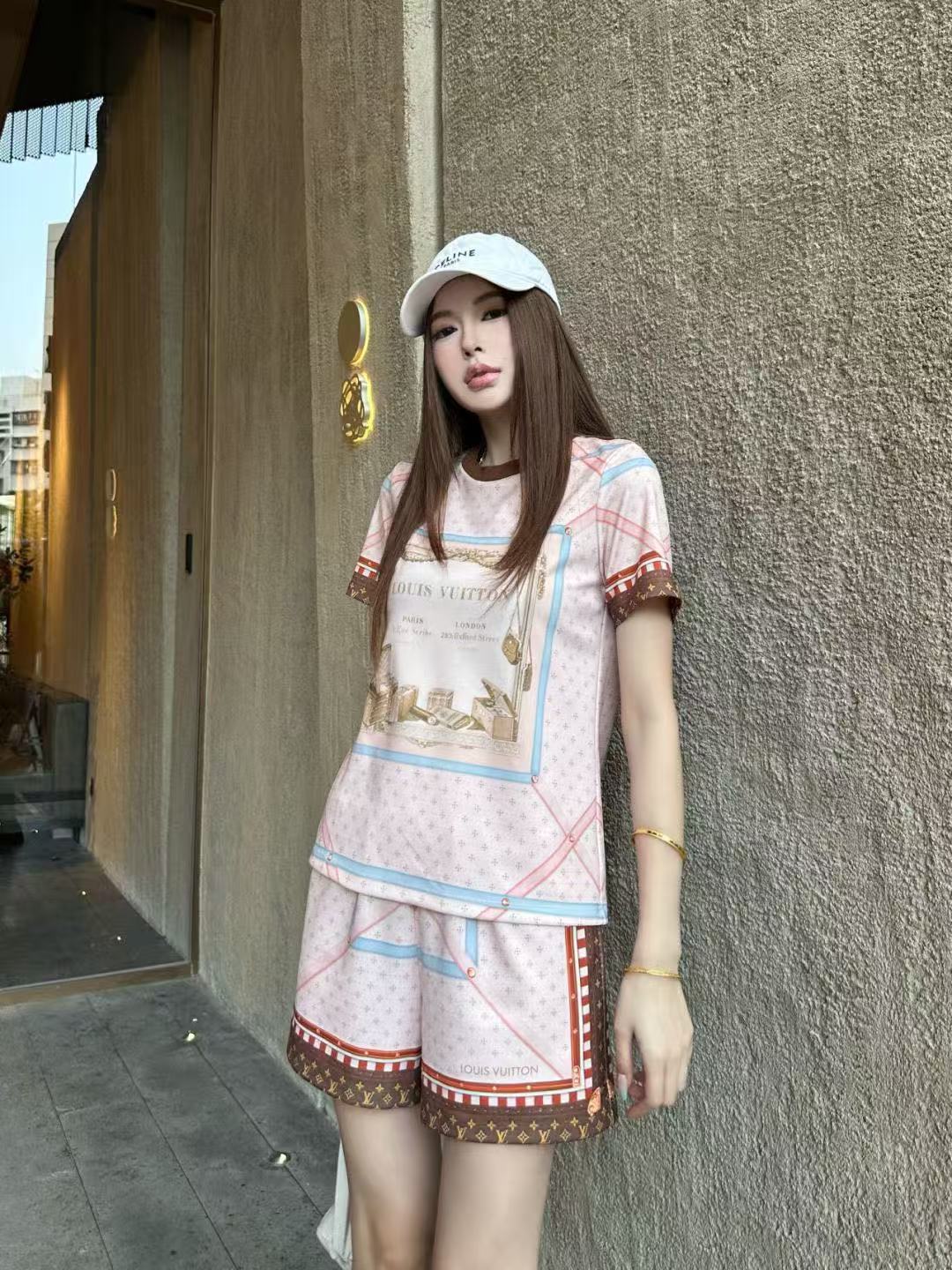 LVプリントTシャツ ＋ ショートパンツ【50％割引+送料無料】