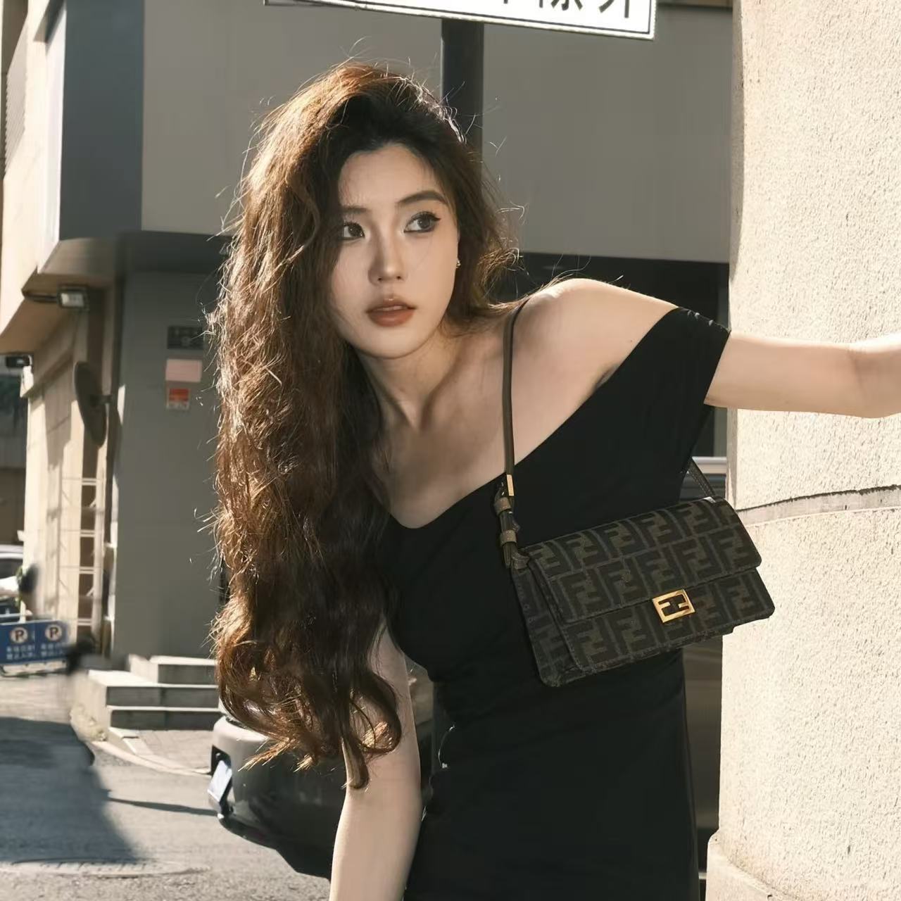 FEND1FF チェーンバッグ【50％割引+送料無料】