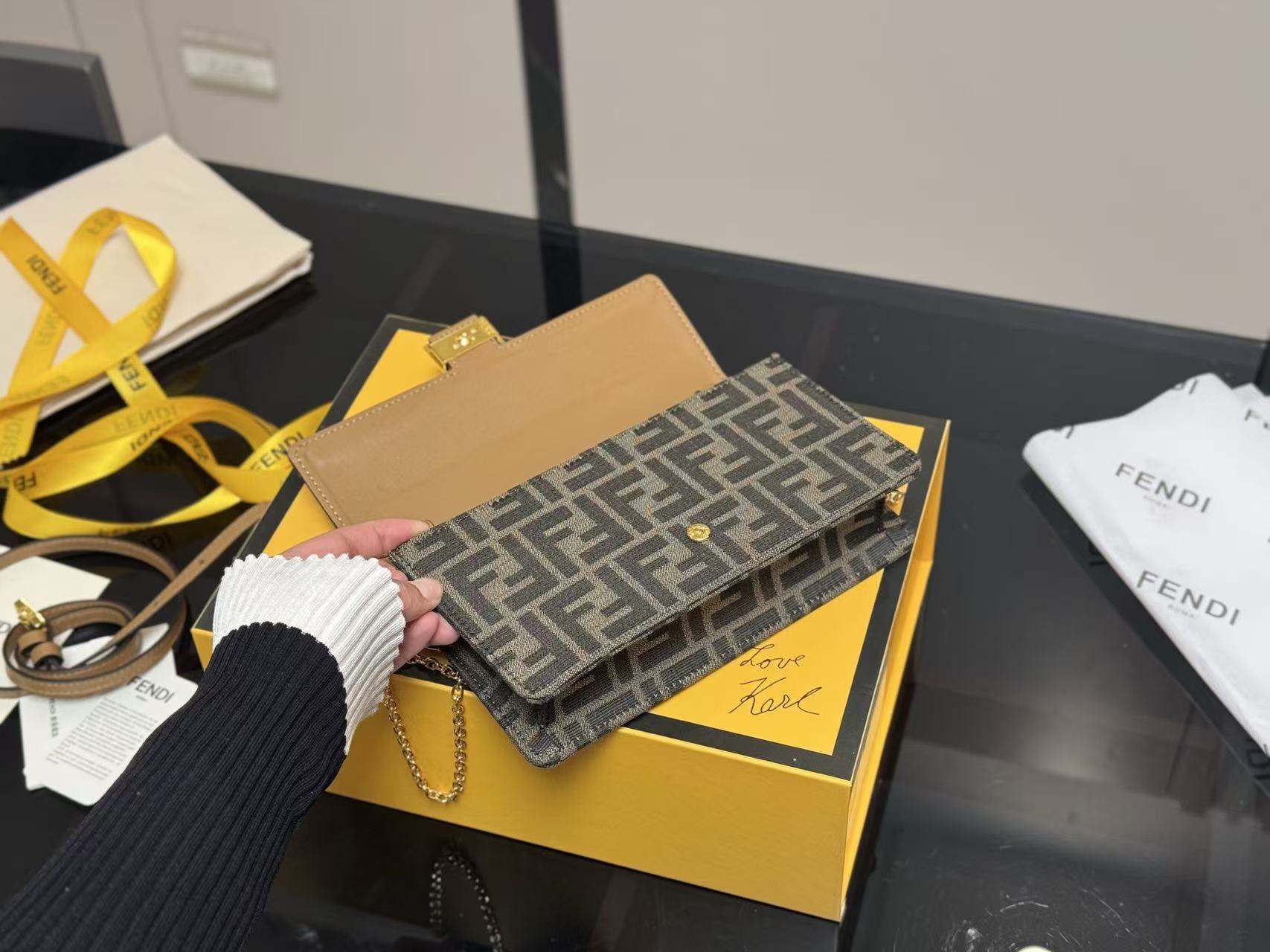 FEND1FF チェーンバッグ【50％割引+送料無料】