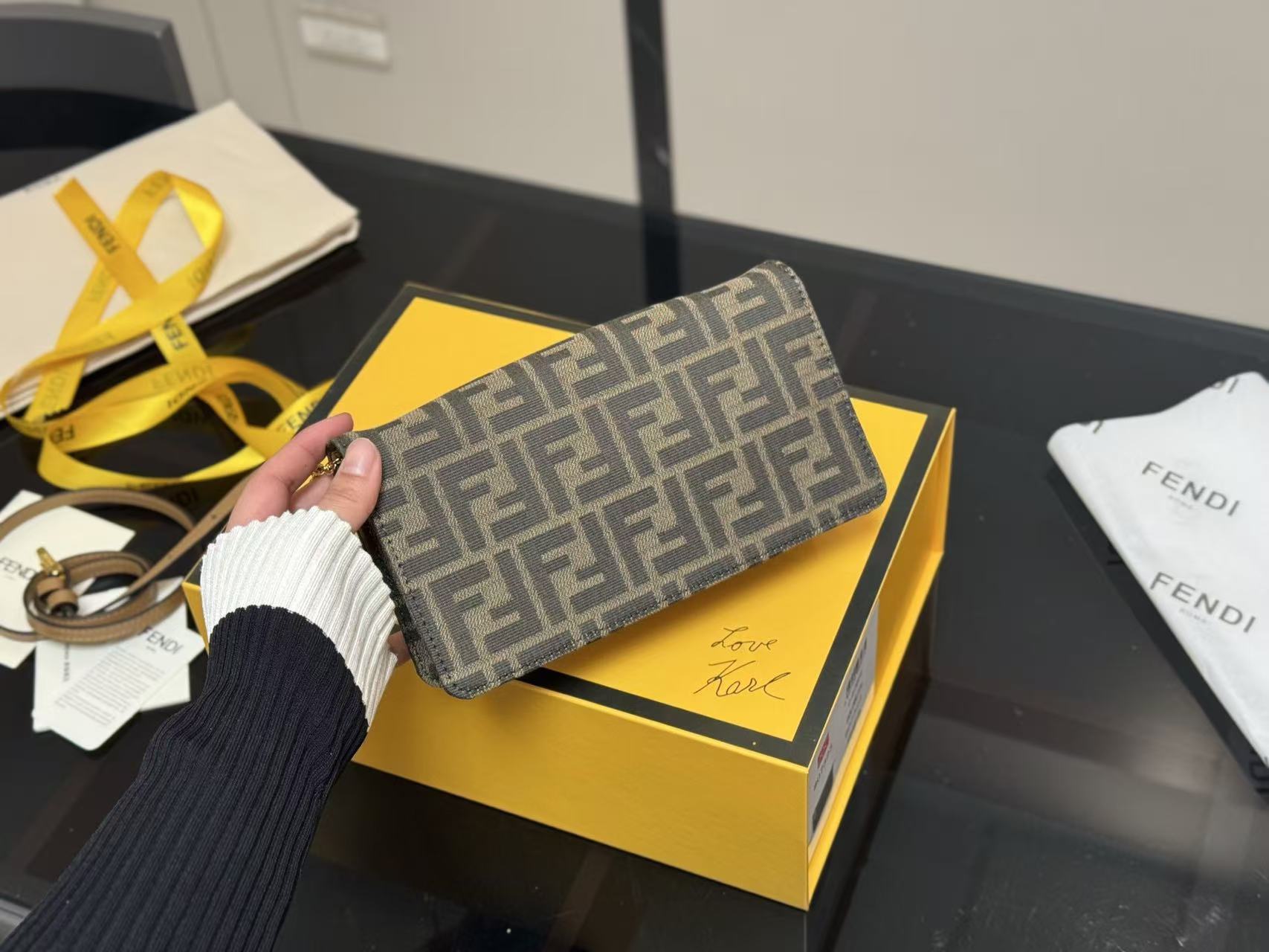 FEND1FF チェーンバッグ【50％割引+送料無料】