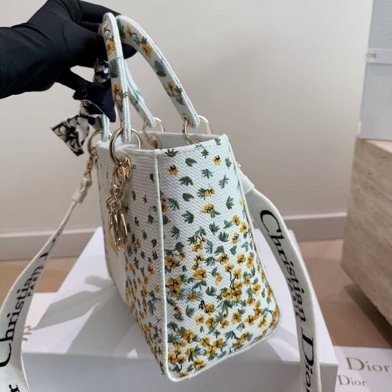 DI0R Lady D-Lite刺繍入りハンドバッグ【50％割引+送料無料】