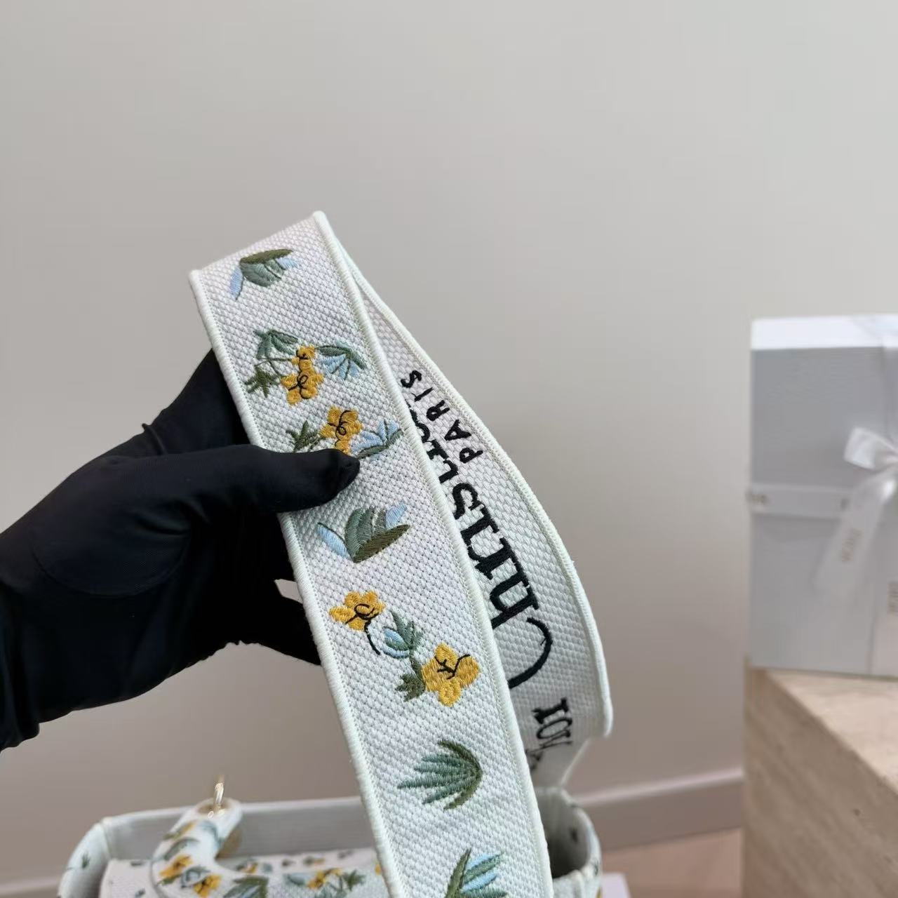 DI0R Lady D-Lite刺繍入りハンドバッグ【50％割引+送料無料】