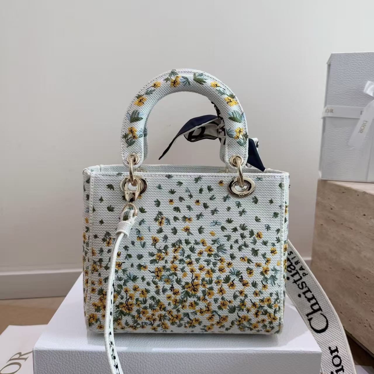 DI0R Lady D-Lite刺繍入りハンドバッグ【50％割引+送料無料】